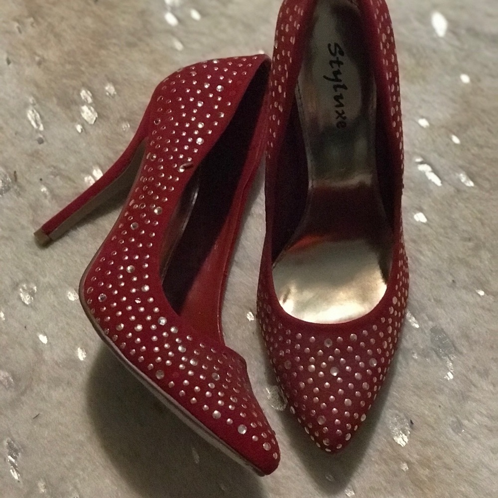Red pumps - Picture 4 of 5